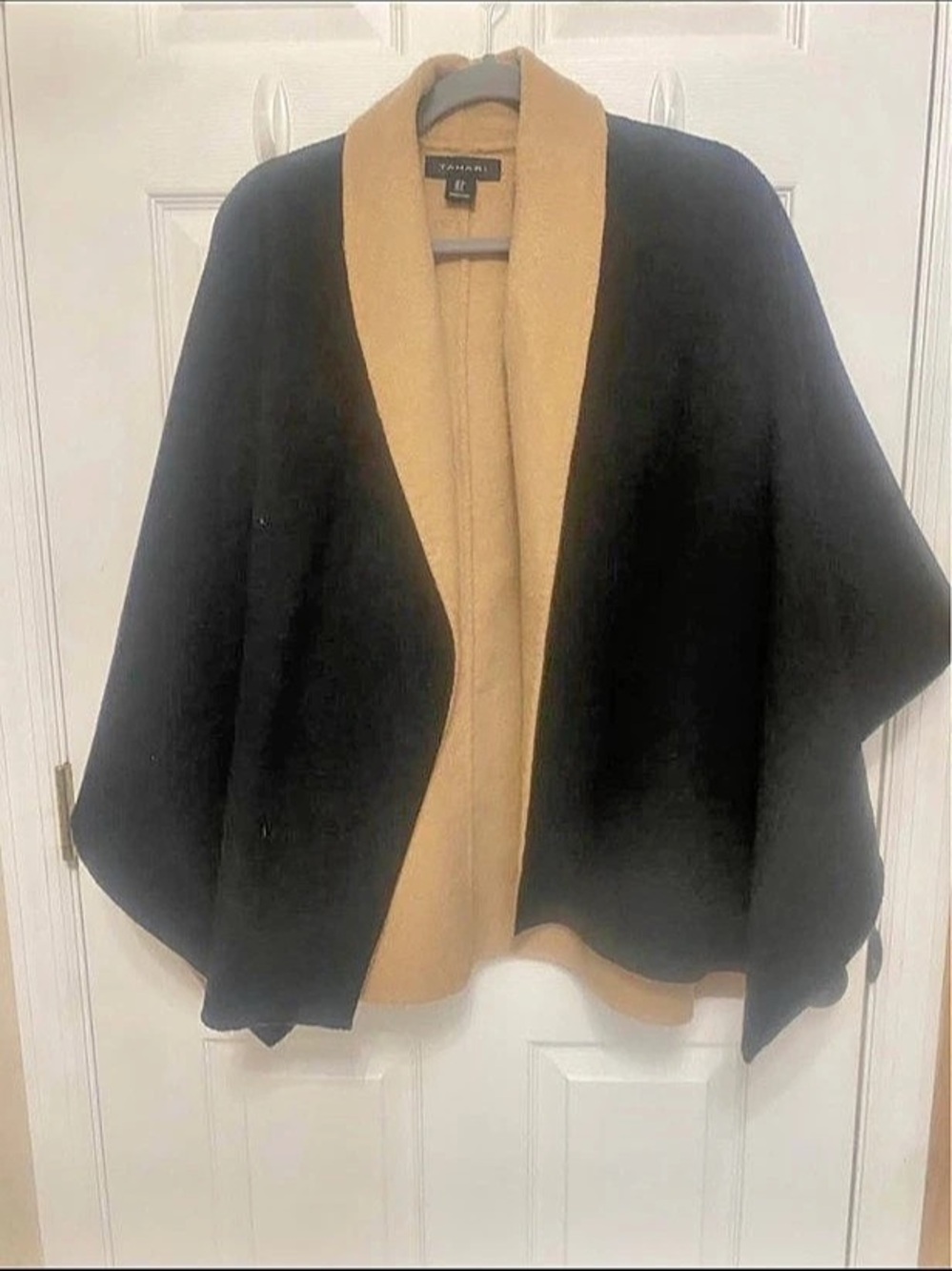 Tahari Cape in Black & Brown Size small Like New